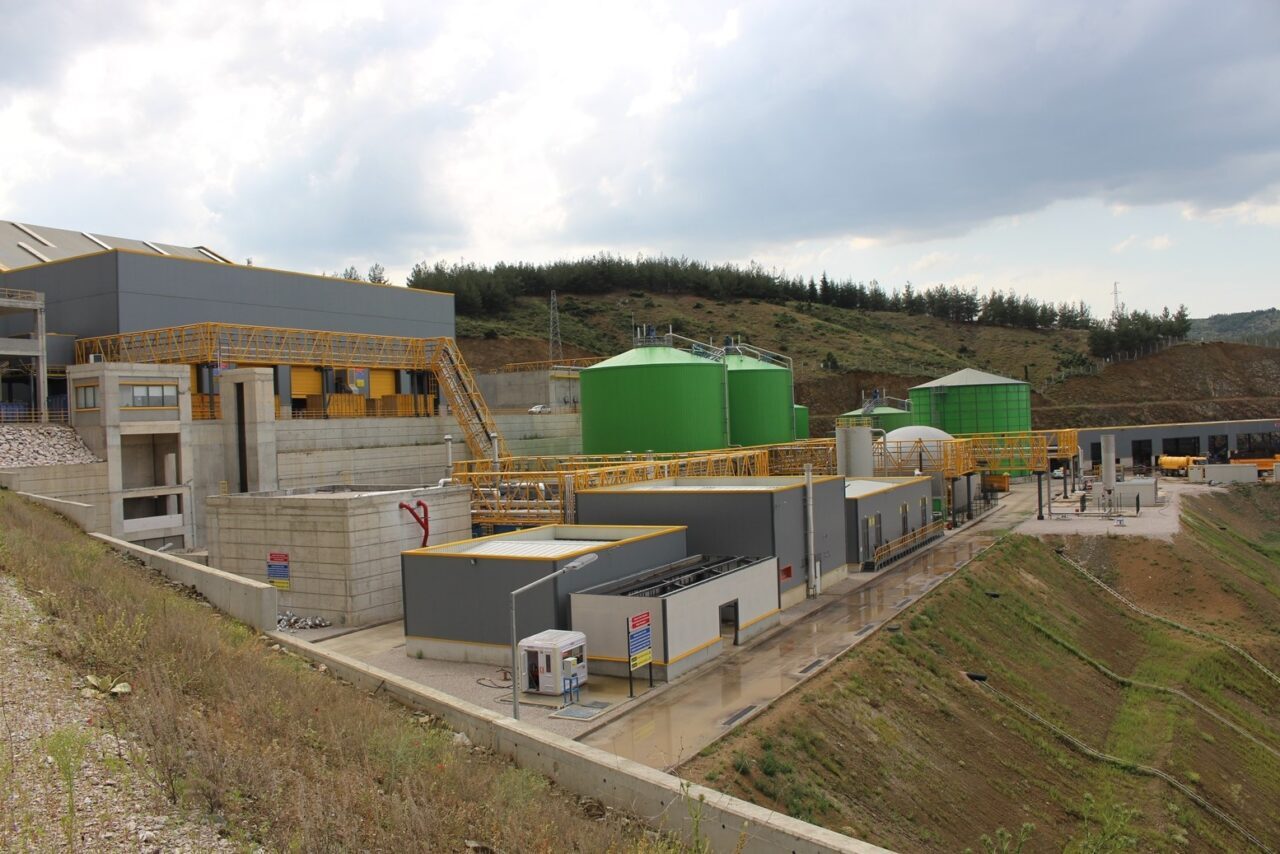 Bilecik il genelinde çöp toplama işi yapan BİOSUN Entegre Katı