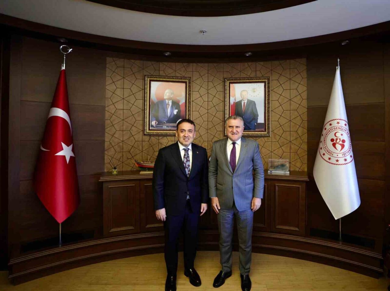 Bilecik Valisi Faik Oktay Sözer, Gençlik ve Spor Bakanı Osman