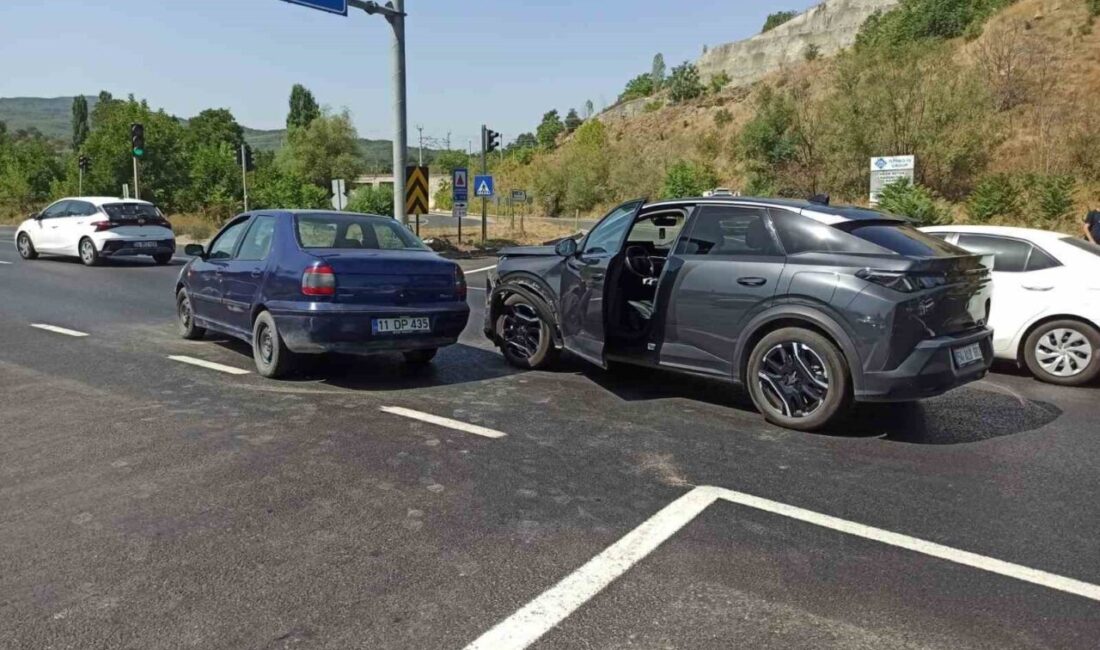Bilecik’te iki otomobilin çarpıştığı trafik kazasında hafif şekilde yaralanan 1