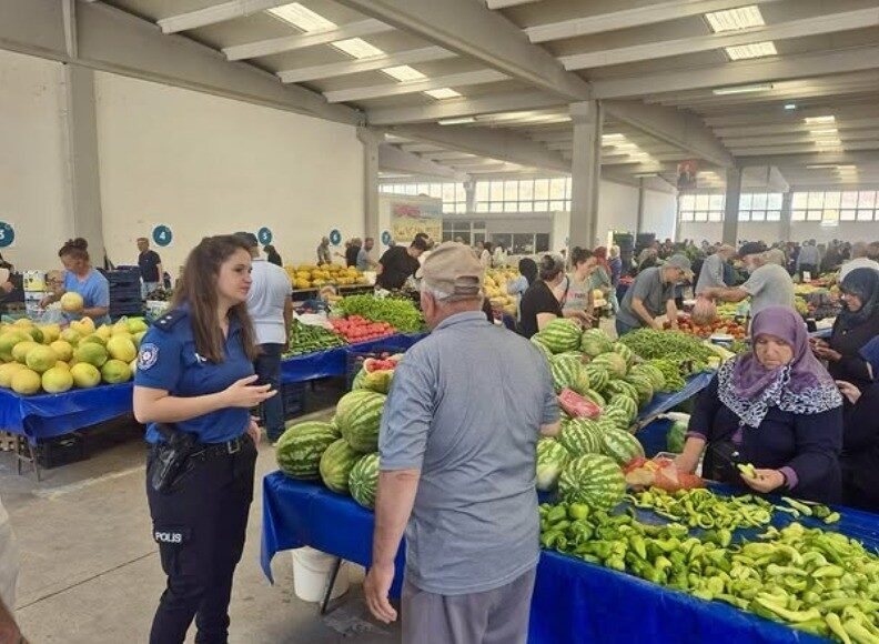 Bilecik Emniyet Müdürlüğü’ne bağlı Toplum Destekli Polislik Şube Müdürlüğü ekipleri,