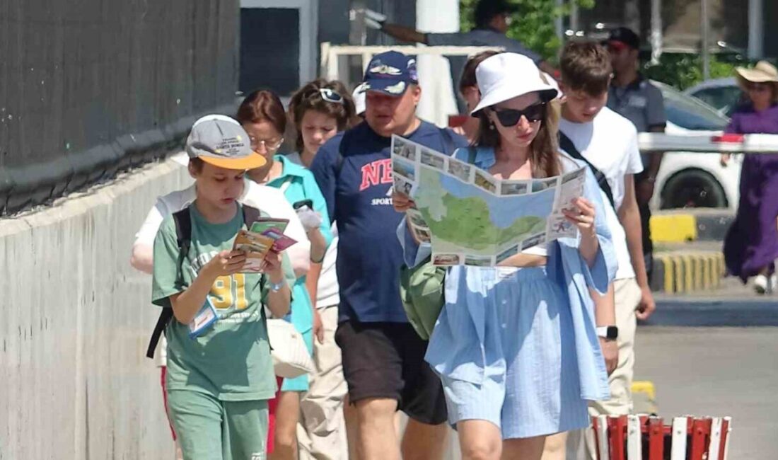 Rusya’nın Soçi kentinden yola çıkan ve bin 117 turisti taşıyan