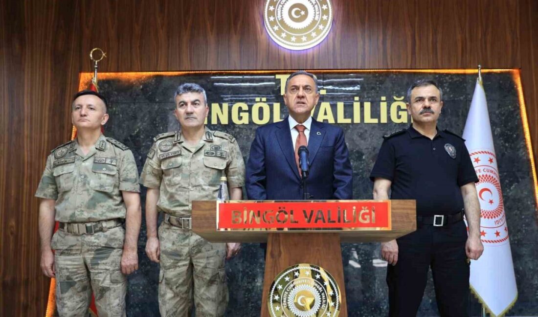 Bingöl’de düzenlenen Güvenlik ve Asayiş Bilgilendirme Toplantısı’nda Vali Ahmet Hamdi