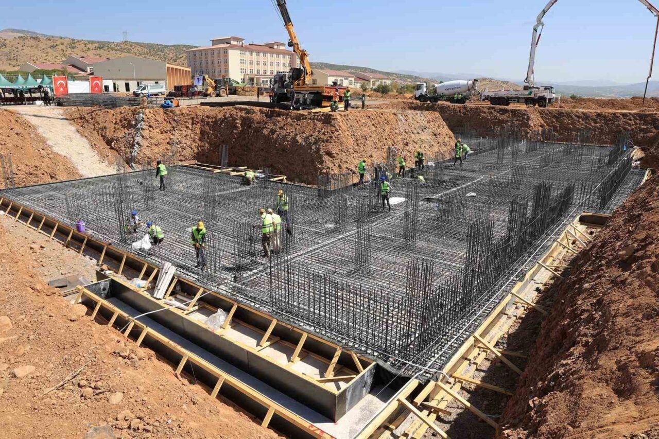 Bingöl’de yapılacak 8 derslikli özel eğitim okulunun temeli düzenlenen törenle