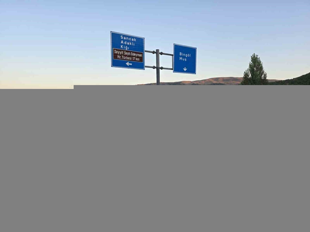 Bingöl’de iki hafif ticari aracın çarpışması sonucu meydana gelen trafik