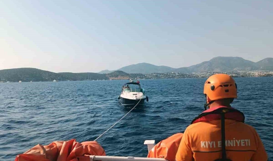 Muğla’nın Bodrum ilçesinde makine arızası yapması sonrası sürüklenen ve içinde