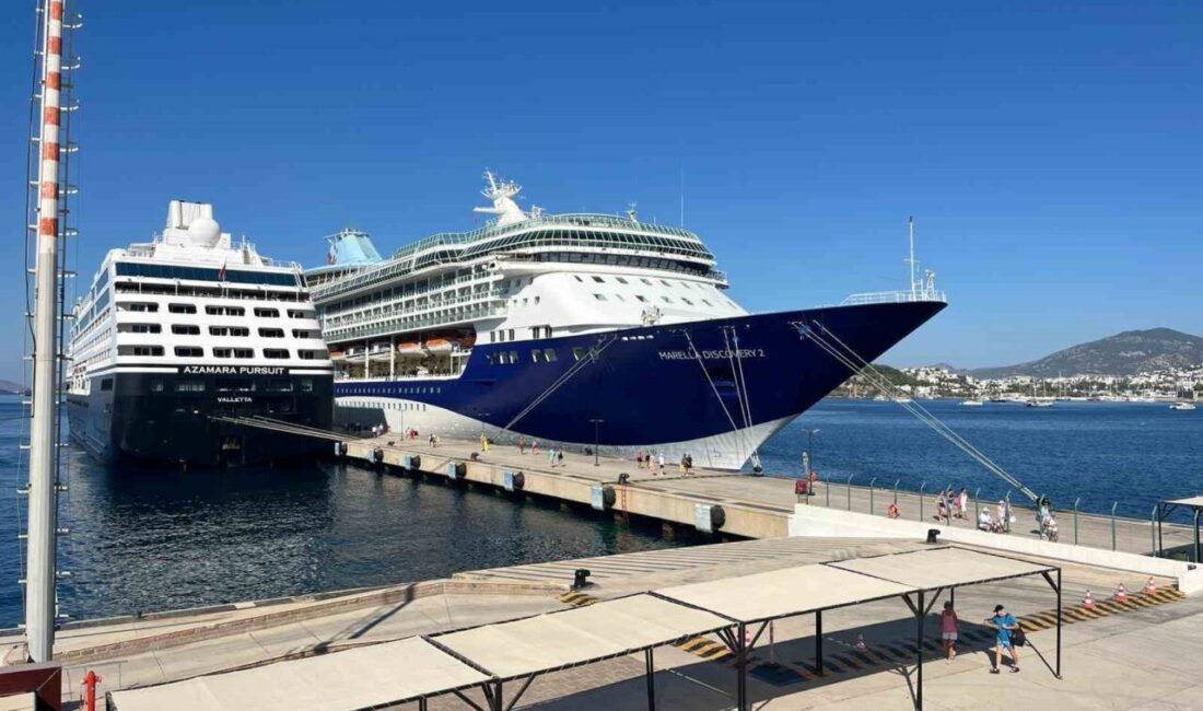 Muğla’nın Bodrum ilçesine gelen “Marella Discovery 2” ve “Azamara Pursuit”