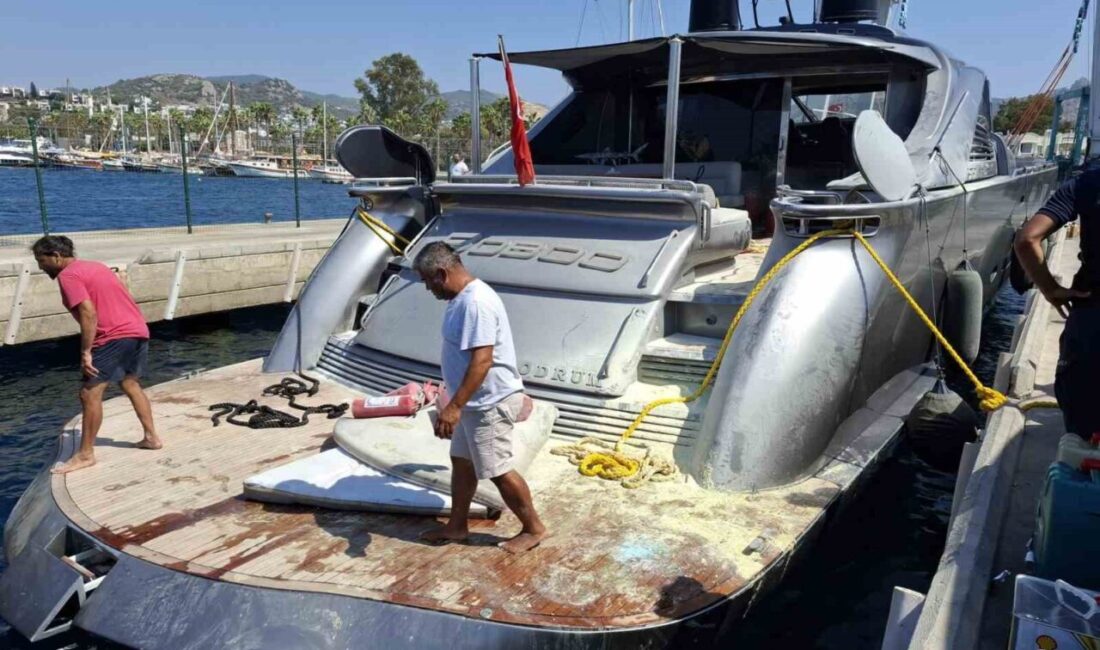 Muğla’nın Bodrum ilçesi Yalıkavak koyunda demirli milyon dolarlık motoryatta çıkan
