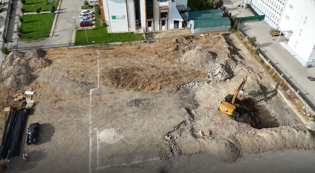 Bolu’da 200 seyirci kapasiteli spor salonunun temel kazı çalışmalarına başlandı.