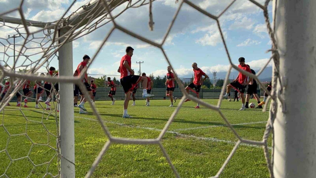 Trendyol 1. Lig takımlarından Boluspor Teknik Direktörü Mustafa Er, “Sakarya