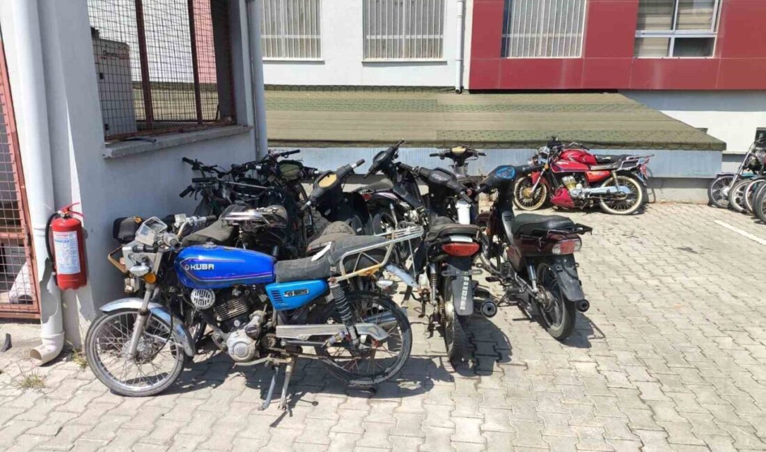 Bolvadin İlçe Emniyet Müdürlüğü ekipleri yaz aylarında artan motosiklet kullanımına