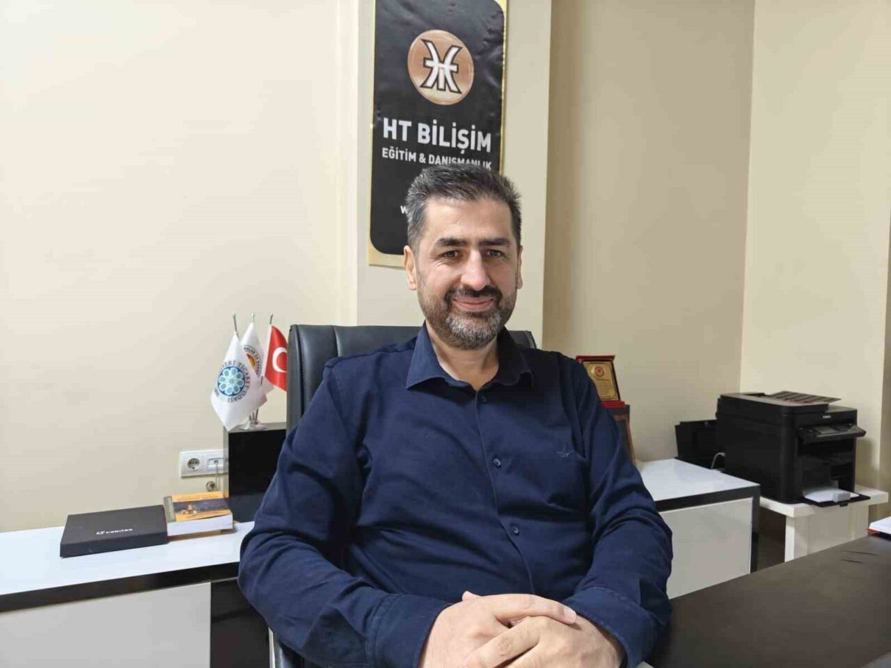 Bilişim Uzmanı Hakan Topuzoğlu, yapay zekanın manipülasyonlarından sonra gerçek kişilerin