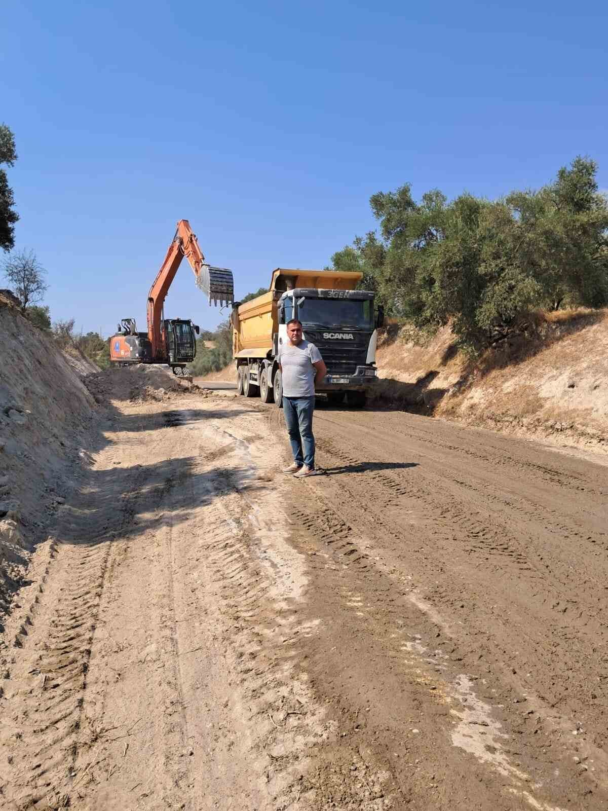 Aydın Büyükşehir Belediyesi, Bozdoğan Koyuncular Mahallesinde yol yapım çalışmalarını aralıksız