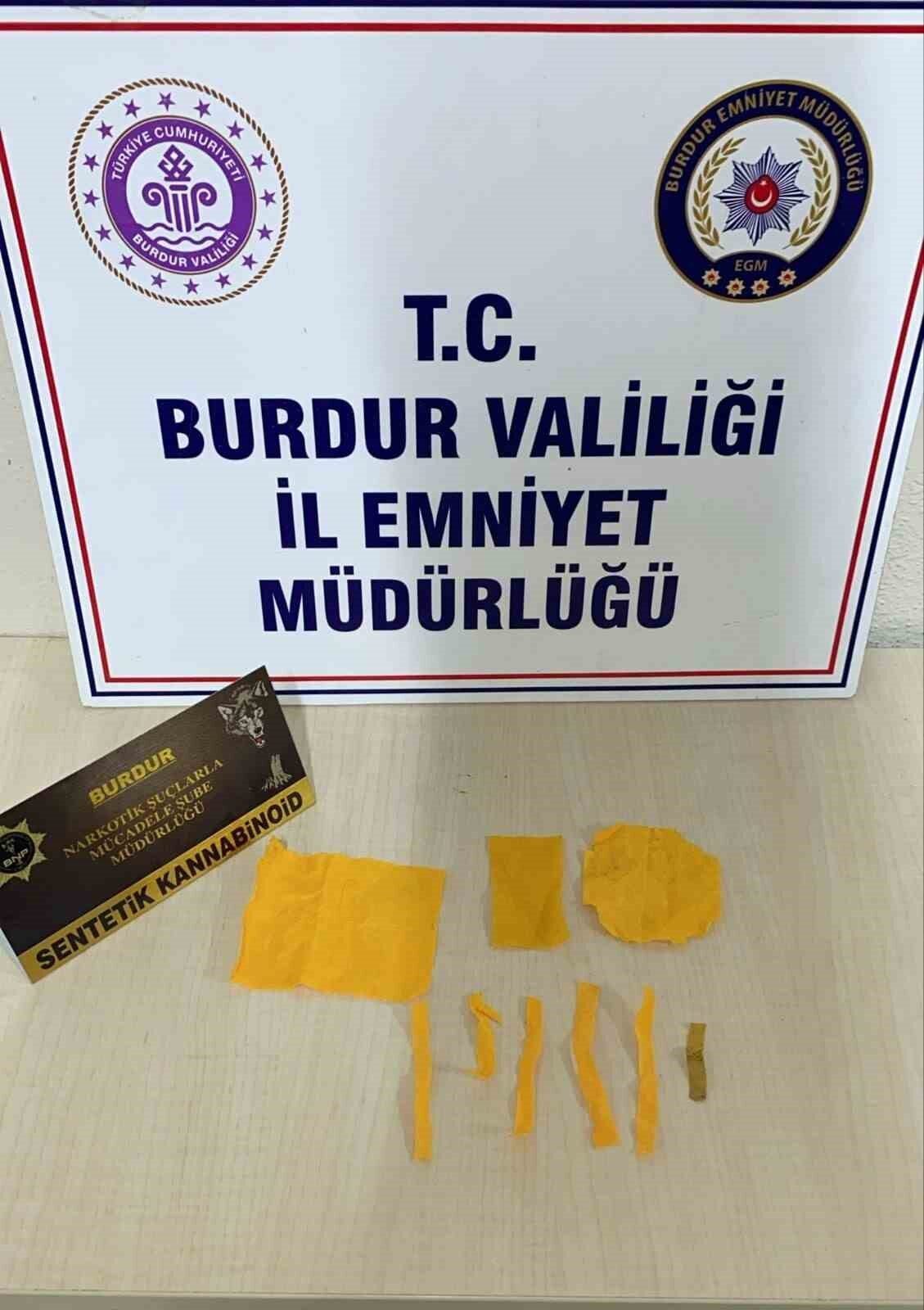 Burdur İl Emniyet Müdürlüğü ekiplerince düzenlenen operasyonda, bin kullanımlık sentetik
