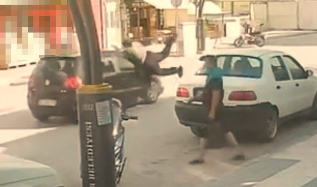 Burdur’un Gölhisar ilçesinde aniden yola atlayan genç, otomobilin çarpması sonucu