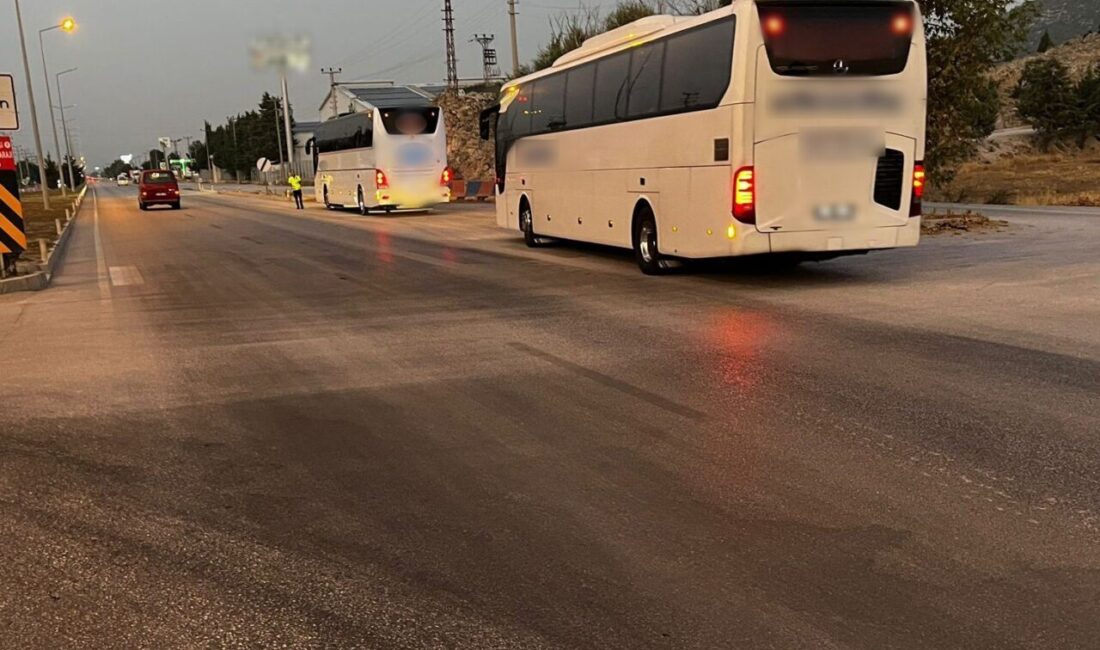 Burdur İl Emniyet Müdürlüğü ekipleri tarafından il genelinde yapılan trafik