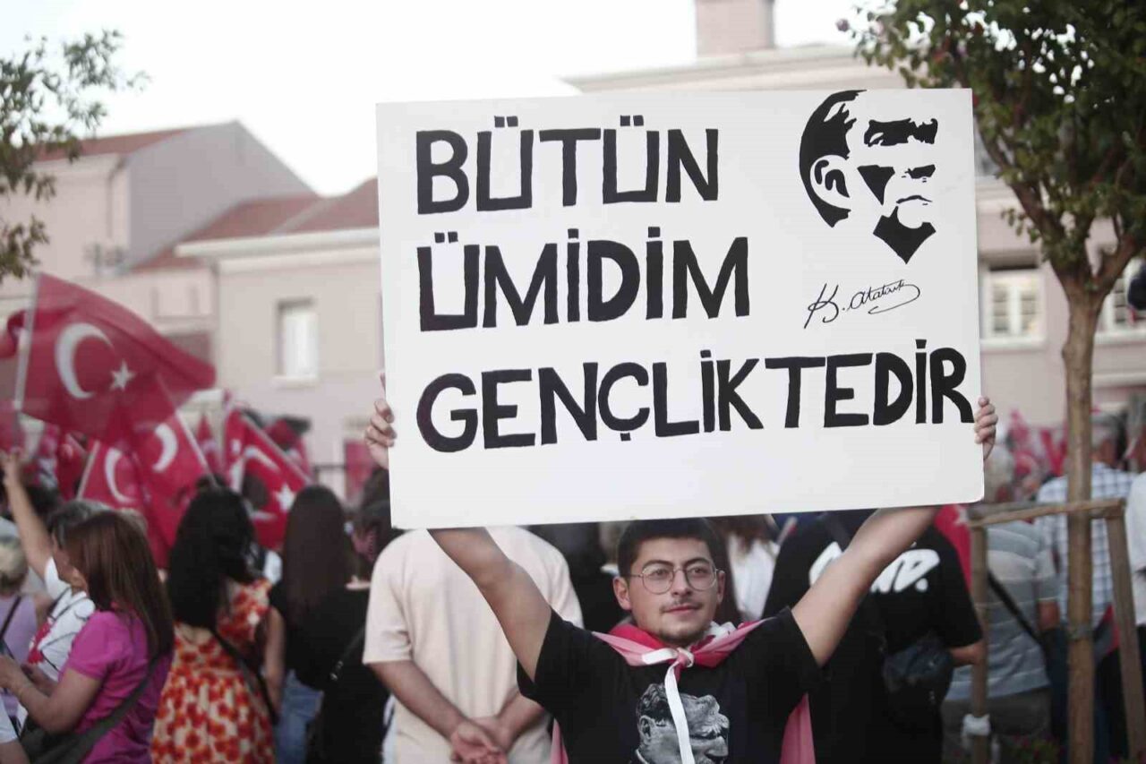 Bursa’da 30 Ağustos Zafer Bayramı büyük bir coşku ve katılımla