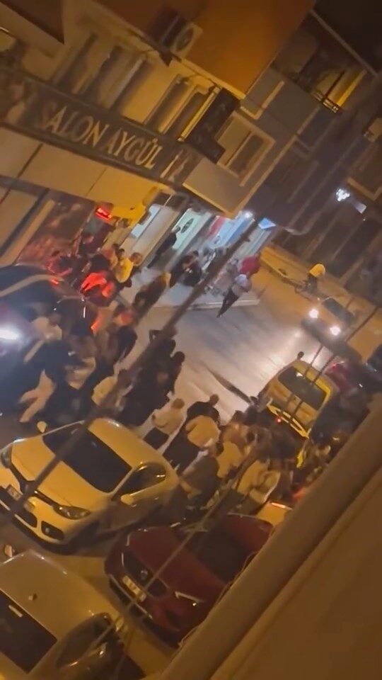 Bursa’da düğün eğlencesi, kavgaya dönüştü. Taraflar arasında çıkan çıkan kavgada