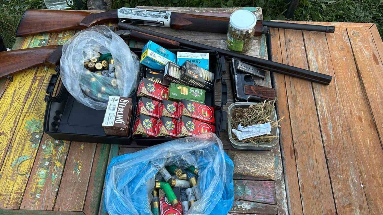 Bursa’nın İznik ilçesinde uyuşturucu ile mücadele kapsamında düzenlenen operasyonda kenevir