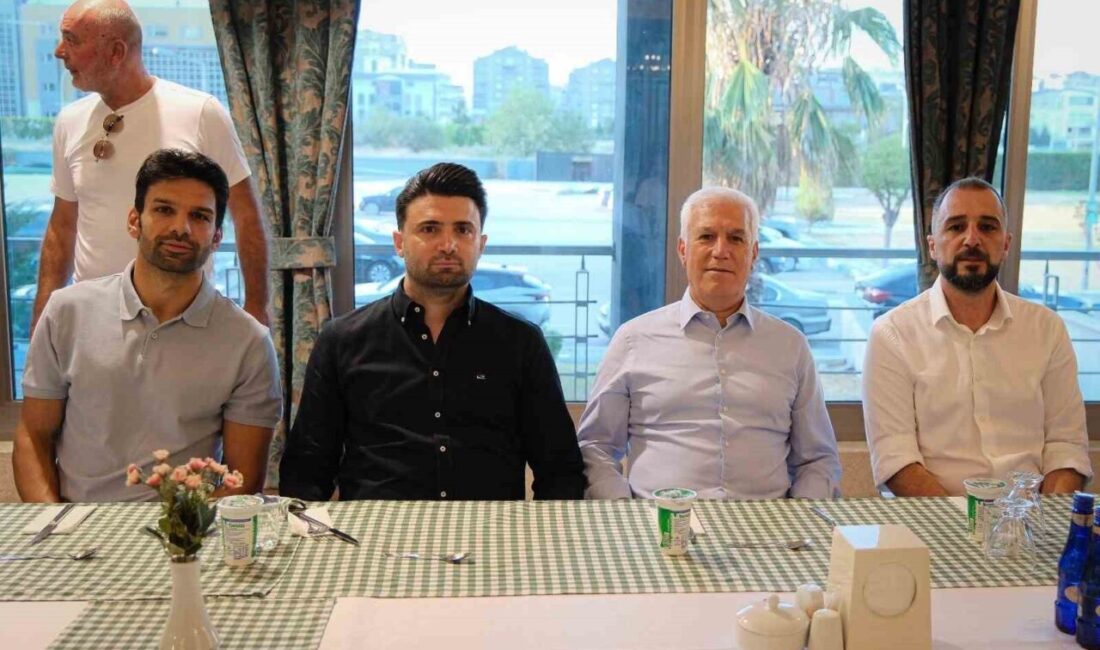 Bursa Büyükşehir Belediye Başkanı Mustafa Bozbey, Başkan Enes Çelik ve