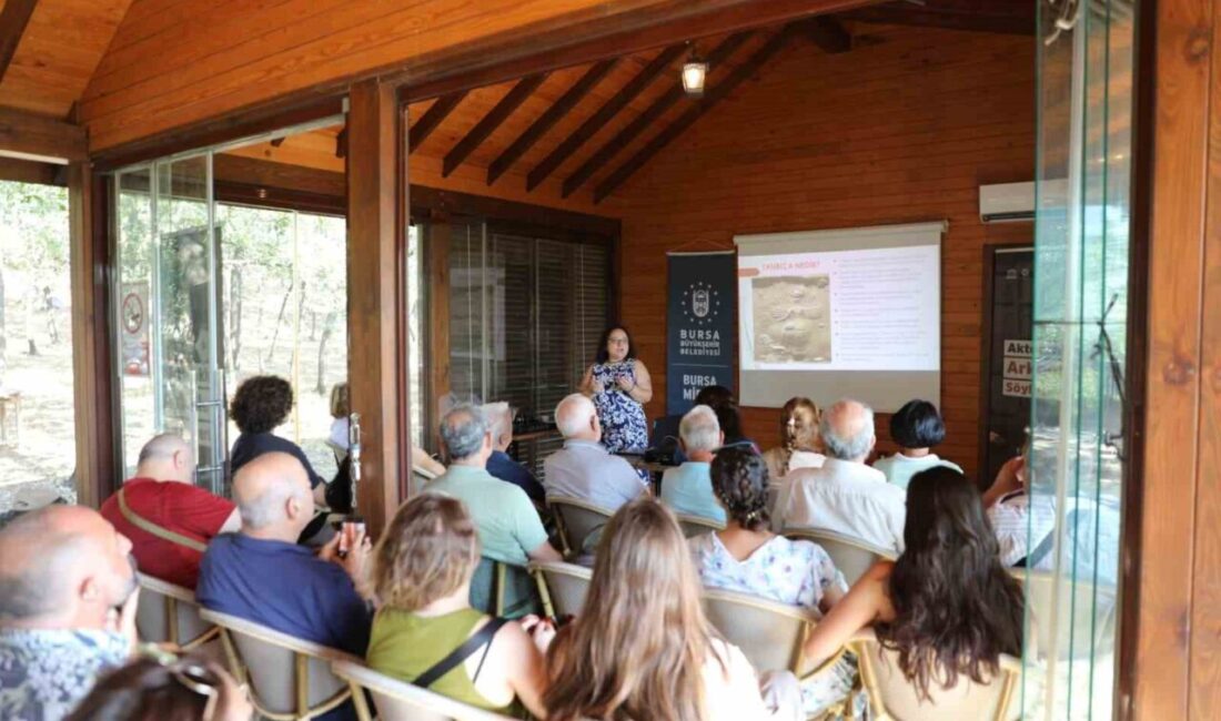 Bursa Büyükşehir Belediyesi tarafından düzenlenen ‘Aktopraklık Arkeoloji Söyleşileri’, her yaştan