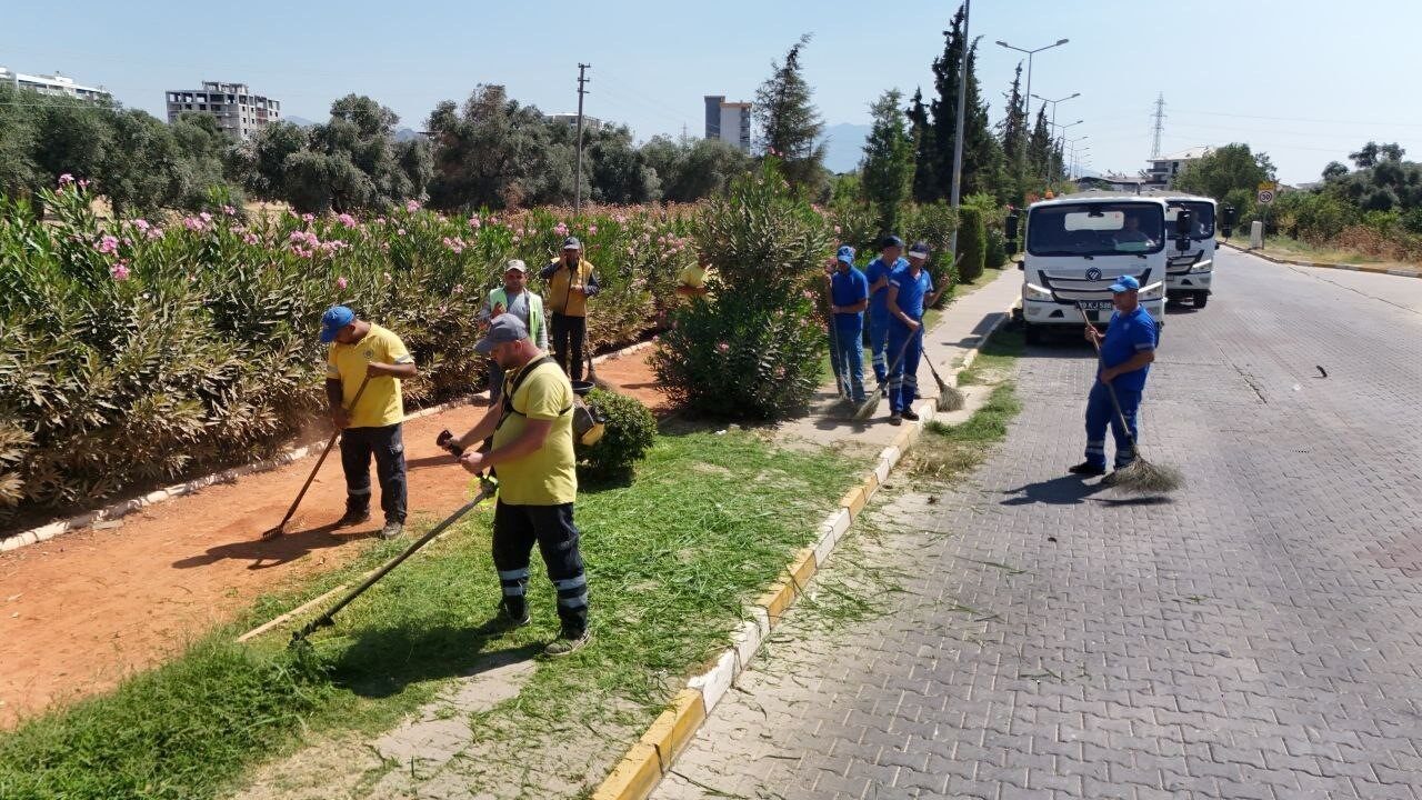 Aydın Büyükşehir Belediyesi, kent genelinde sürdürdüğü hizmet atağına Nazilli’de de