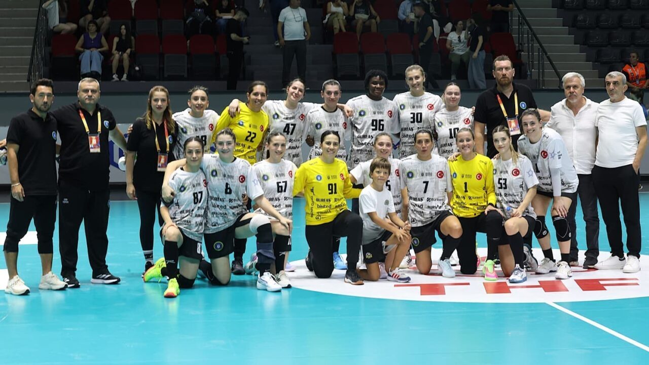 -Bursa Büyükşehir Belediyespor Kadın Hentbol Takımı, Süper Kupa yarı finalde