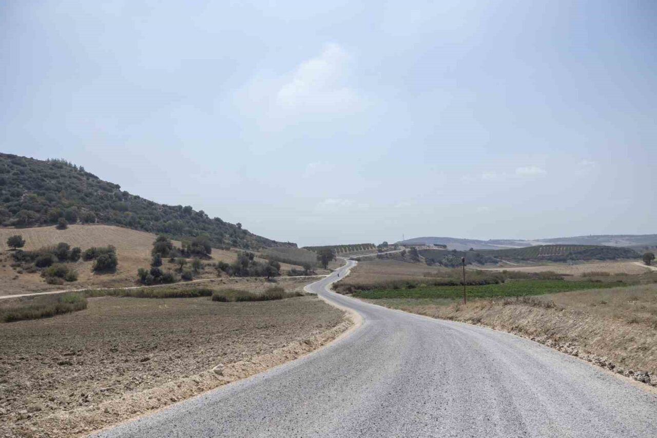 Mersin Büyükşehir Belediyesi ekipleri, Tarsus’a bağlı kırsalda yer alan ve