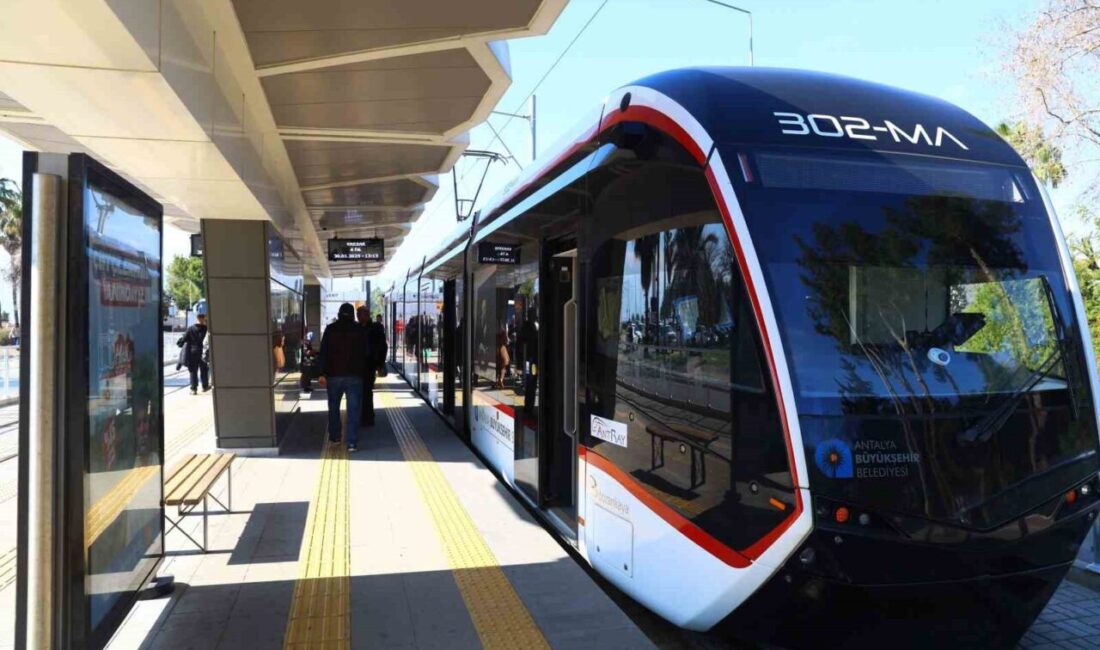 30 Ağustos Zafer Bayramı’nda Antalya Büyükşehir Belediyesi’ne ait resmi plakalı