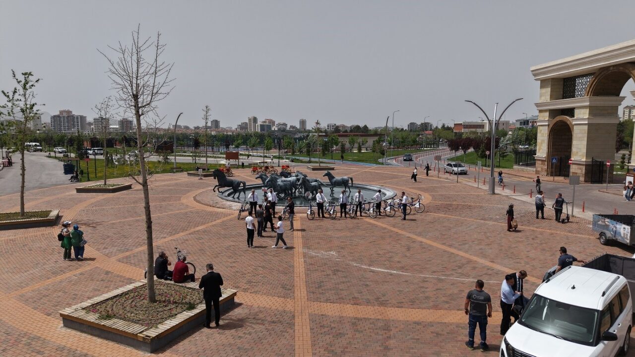 Kayseri Büyükşehir Belediyesi, özel ihtiyaçlı bireylere yönelik gerçekleştirdiği anlamlı farkındalık