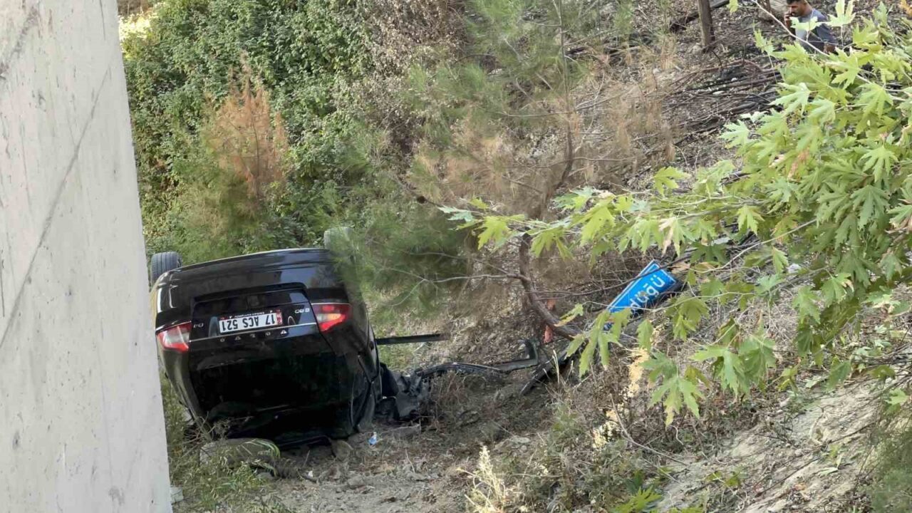 Çanakkale’de seyir halindeki otomobil, kontrolden çıkarak viyadükten aşağı uçtu. Kazada