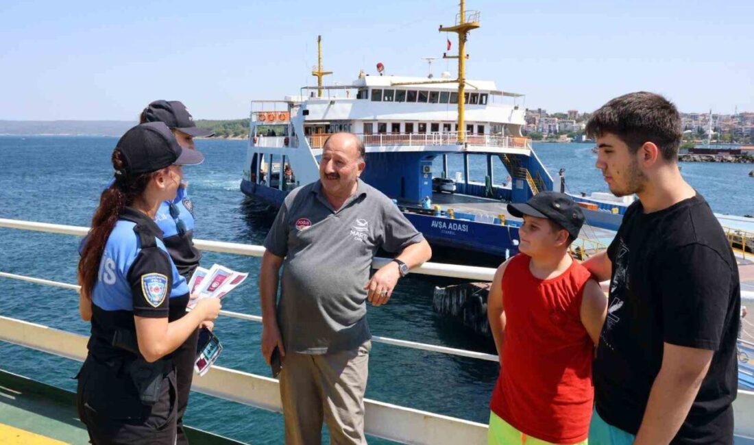 Çanakkale’de polis ekipleri vatandaşlarla bir araya gelerek çeşitli konularda bilgilendirmelerde