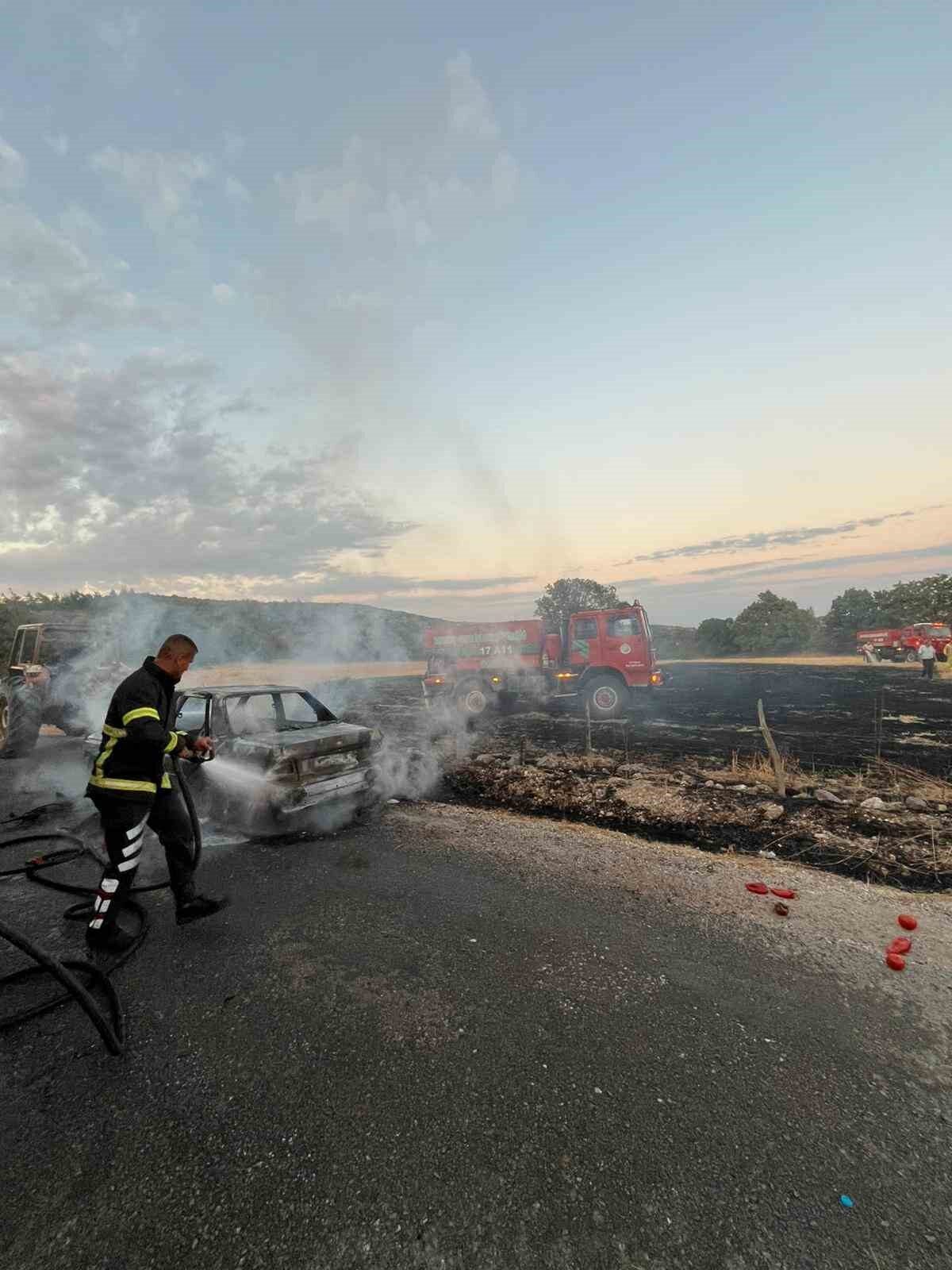 Çanakkale’nin Bayramiç ilçesinde bir otomobil alev aldı. Otomobilden çıkan alevlerin