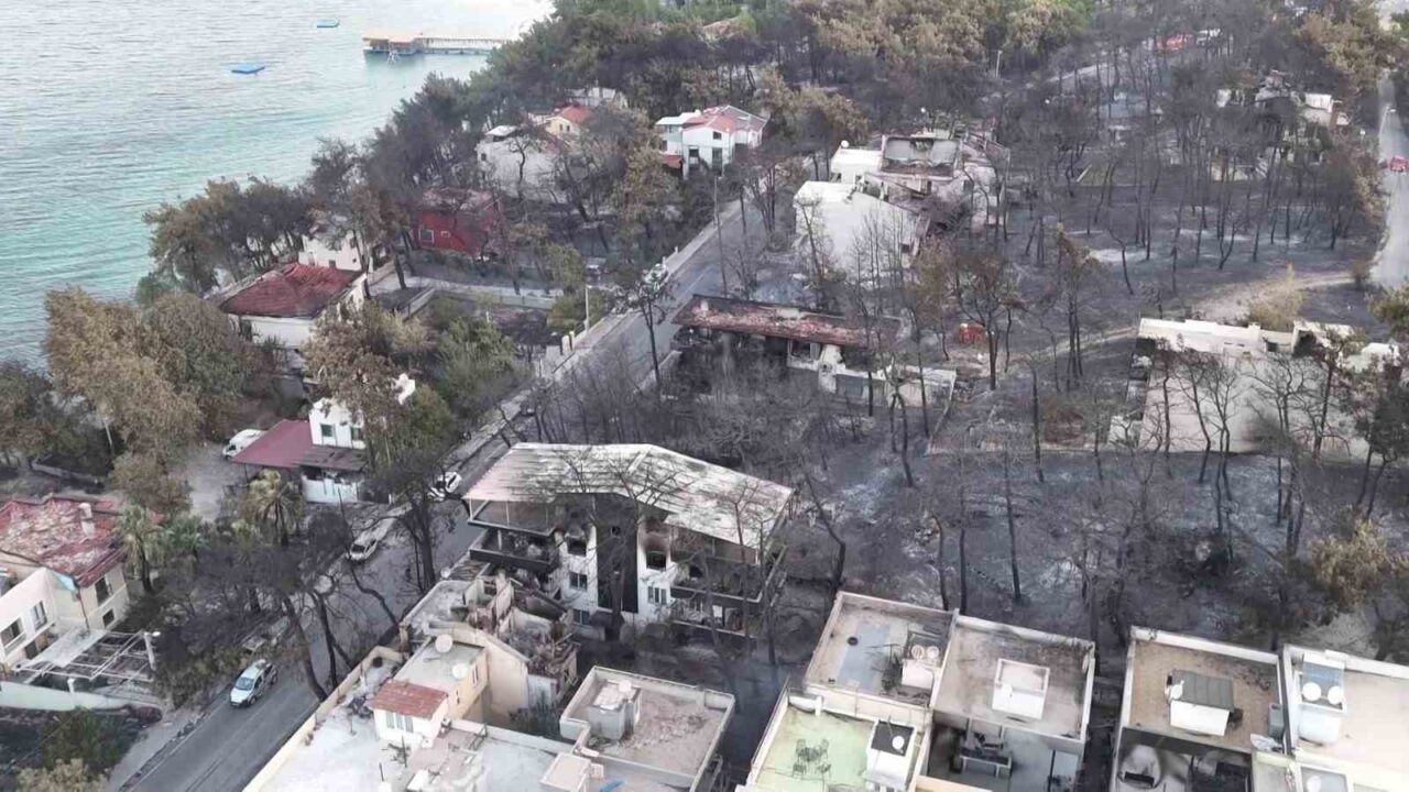 Çanakkale’de yaşanan 3 ayrı yangında 89 aileye Afet ve Acil