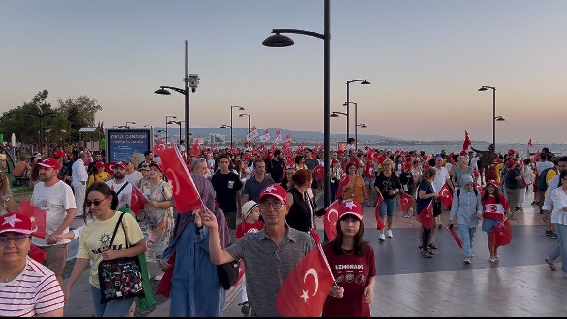 Çanakkaleliler, 30 Ağustos Zafer Bayramı’nın 103’üncü yıl dönümü için kortej