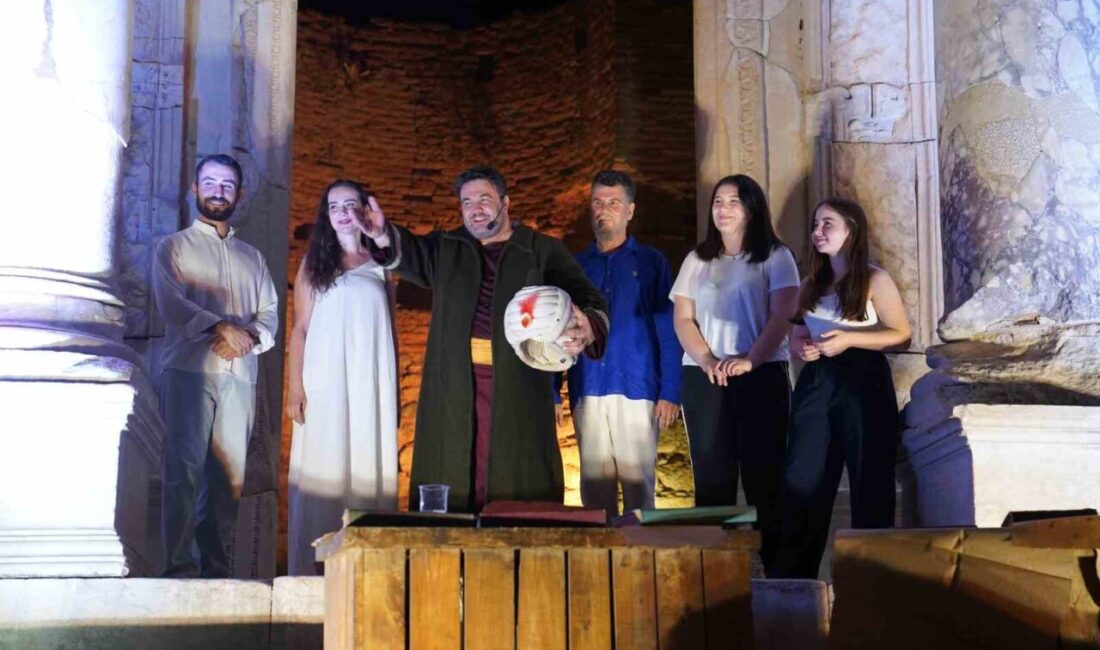 İzmir’de Efes Antik Kenti’nin büyüleyici atmosferinde gerçekleşen “Efes Tiyatro Günleri”,