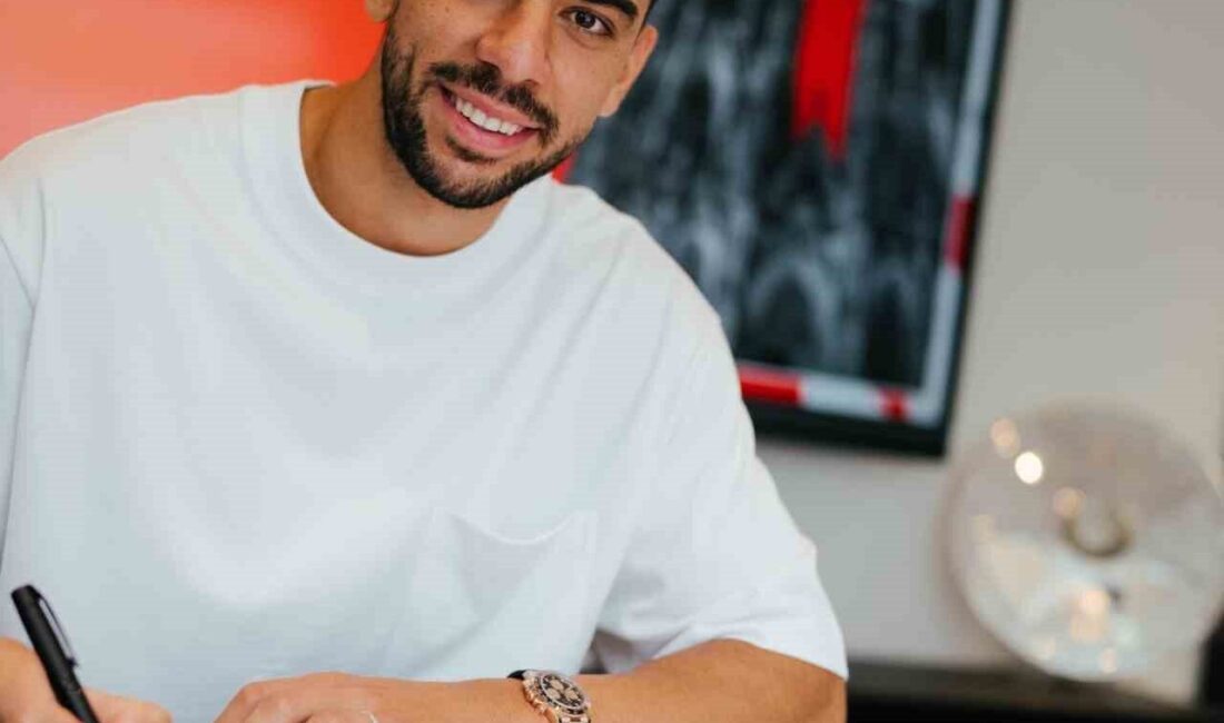 Bundesliga ekiplerinden FC Köln, Valencia’dan 24 yaşındaki milli stoper Cenk