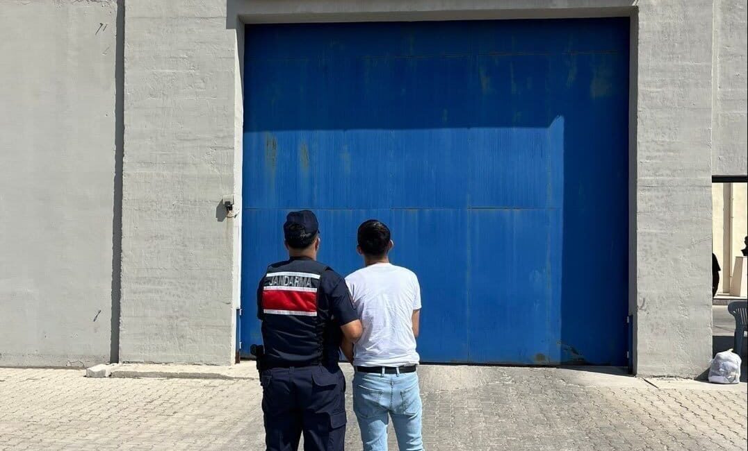 Afyonkarahisar’da jandarma tarafından yapılan denetimlerde 97 bin 611 kişinin Genel