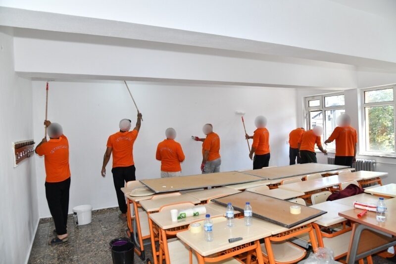 Tekirdağ’da ceza infaz kurumları ve denetimli serbestlik yükümlülerinin katkılarıyla okullar