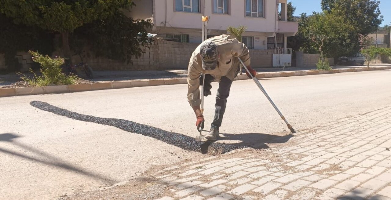 Adıyaman’ın Gölbaşı ilçesinde bedensel engelli olan mahalle muhtarı, CHP’li belediyenin