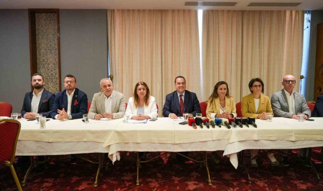 Cumhuriyet Halk Partisi (CHP) Manisa İl Başkanlığı organizasyonunda kente gelen