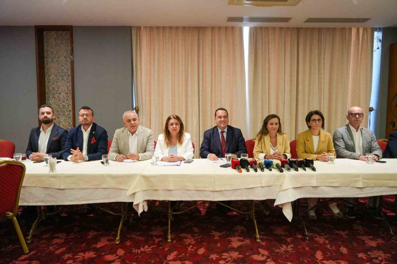 Cumhuriyet Halk Partisi (CHP) Manisa İl Başkanlığı organizasyonunda kente gelen