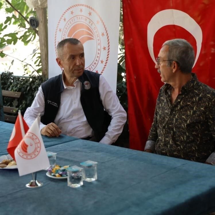 Bilecik’te çiftçilere kiraz, ceviz, karpuz, buğday ve ayçiçeği üretimi hakkında