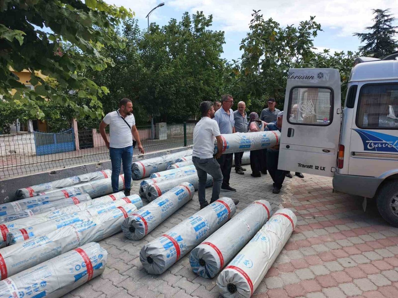 Sinop’un Gerze İlçe Tarım ve Orman Müdürlüğü, çiftçilere sera naylonu