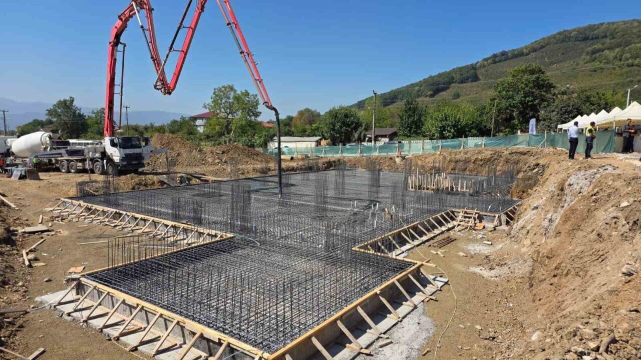 Düzce’nin Çilimli ilçesinde inşa edilecek olan Gençlik Merkezi’nin temeli törenle