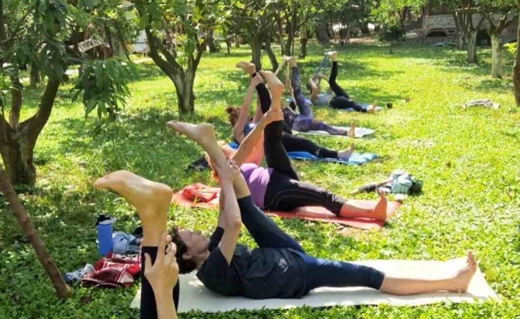 Antalya’nın Kemer ilçesine bağlı Çıralı’da, doğa ile iç içe yoga