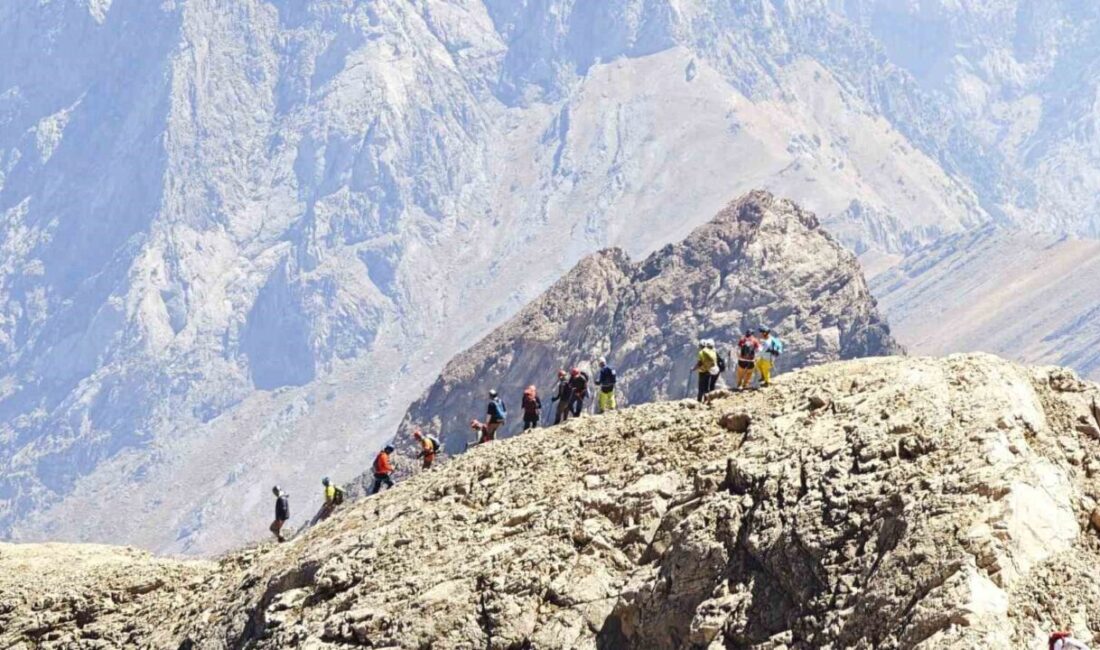 Hakkari’nin Yüksekova ilçesinde faaliyet gösteren CİSAD ekibi, 22 kişilik sporcu