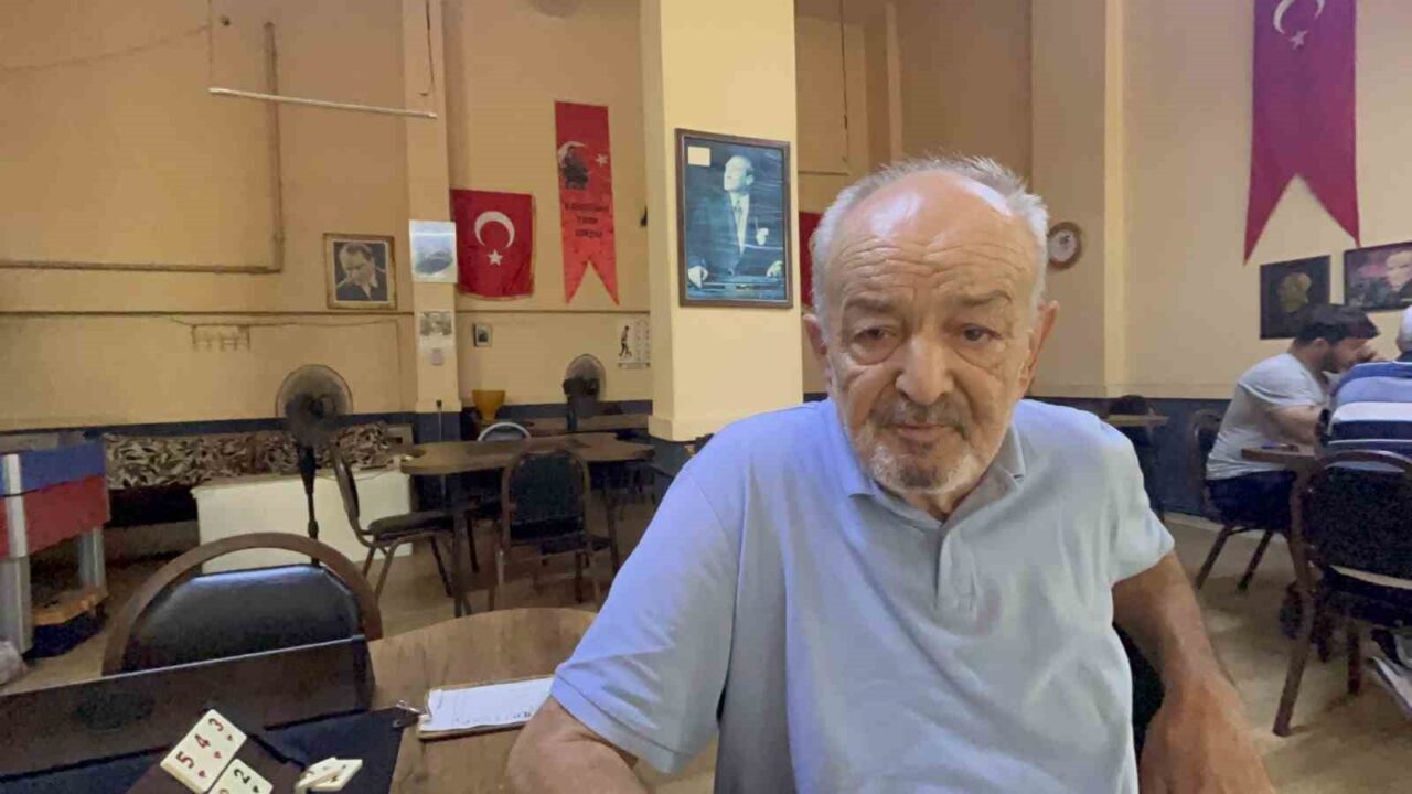 Tekirdağ’ın Çorlu ilçesinde yol verme tartışması nedeniyle servis minibüsüne baltayla