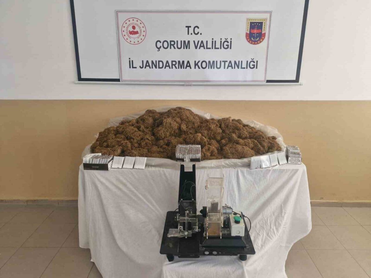 Çorum’un Alaca ilçesinde jandarma ekipleri tarafından bir işyerine yapılan aramada