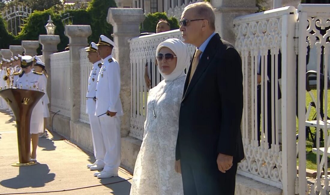 TCG Anadolu ve Savarona yatının da aralarında bulunduğu 9 gemi