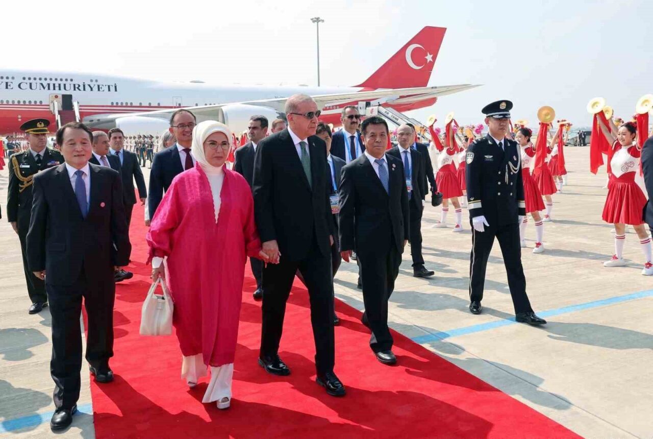 TIANJIN (İHA) – Cumhurbaşkanı Recep Tayyip Erdoğan ve eşi Emine